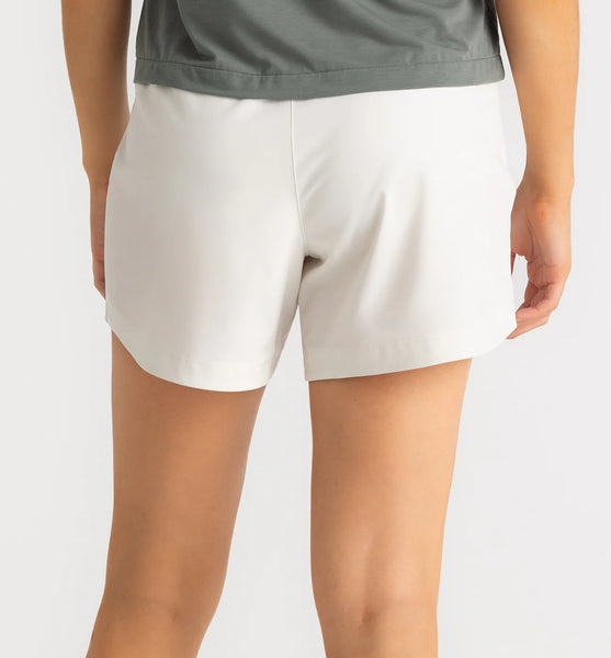 W Bamboo-Lined Active Breeze Short 5"- Sea Salt