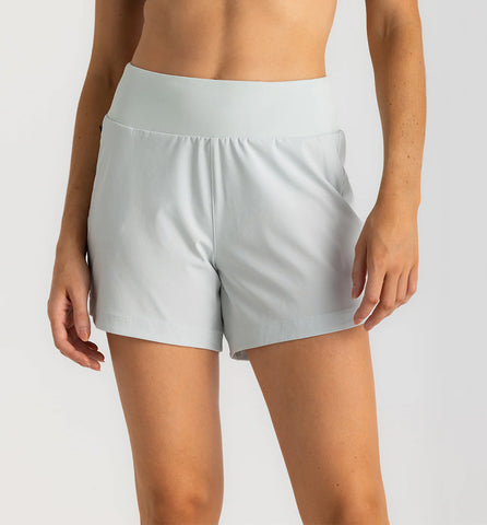 W Bamboo-Lined Active Breeze Short 5"- Sky Grey