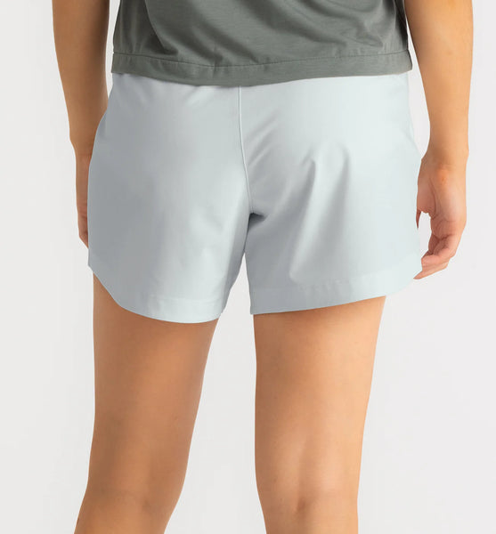 W Bamboo-Lined Active Breeze Short 5"- Sky Grey